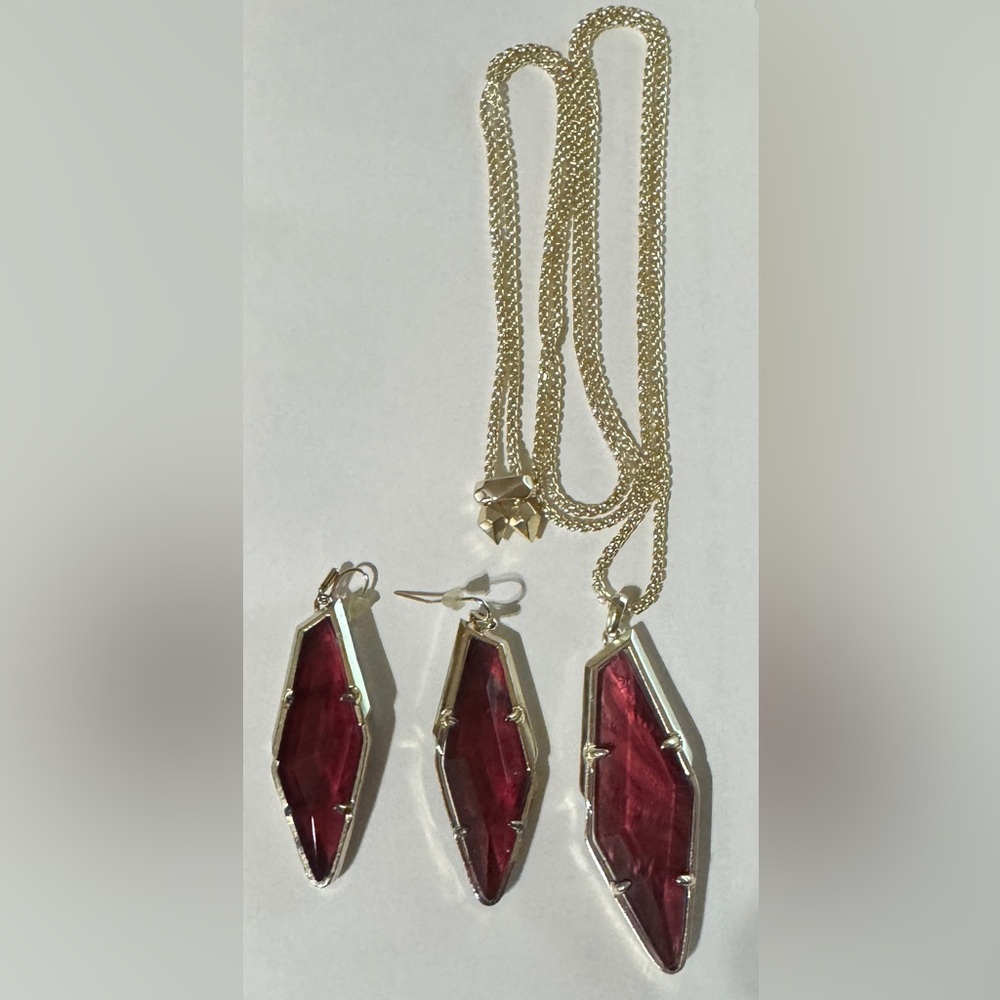 Kendra Scott Beatrice necklace, Bexley earrings